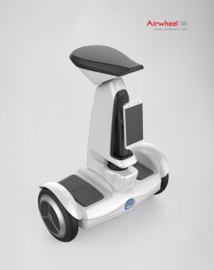 Airwheel服務(wù)型機(jī)器人 以匠心工業(yè)設(shè)計(jì)，為智能服務(wù)“有備而來(lái)”